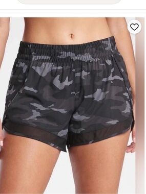 NWOT Athleta sz XS Mesh racer run short  
4” Black and Olive Camo
